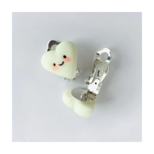 Gece Parlayan Kalp Klips Küpe