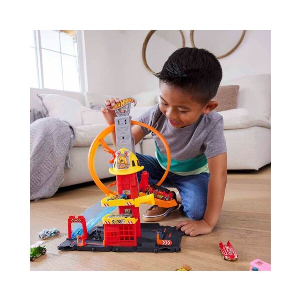 Hot Wheels Çember Pistli İtfaiye İstasyonu