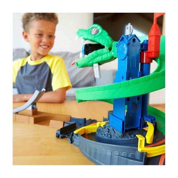 Hotwheels Yılan Geçidi Oyun Seti